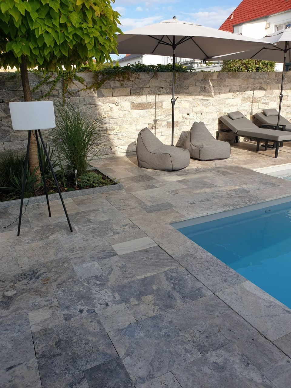 Travertin Silber Poolplatten / Poolumrandung 61 × 30,6 × 3 cm – Bullnose, getrommelt – Bild 5