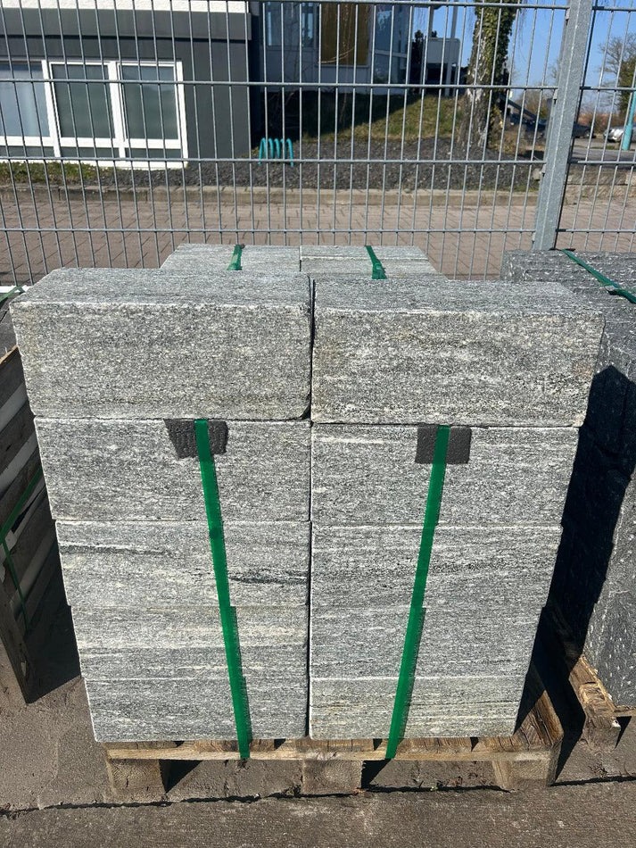 Granit Mauersteine „Fantastic Grey“ 15×17×35 cm – allseits gesägt & geflammt | Premium Qualität