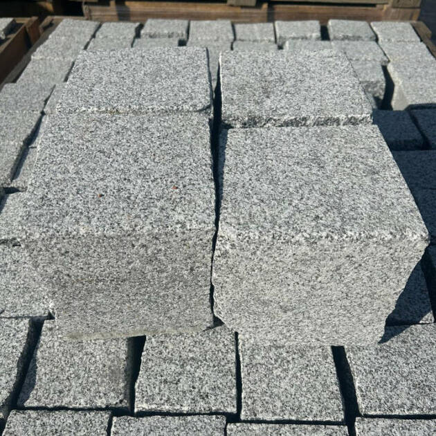 Großpflaster aus Granit | 16x16x16 | gesägt + gespalten