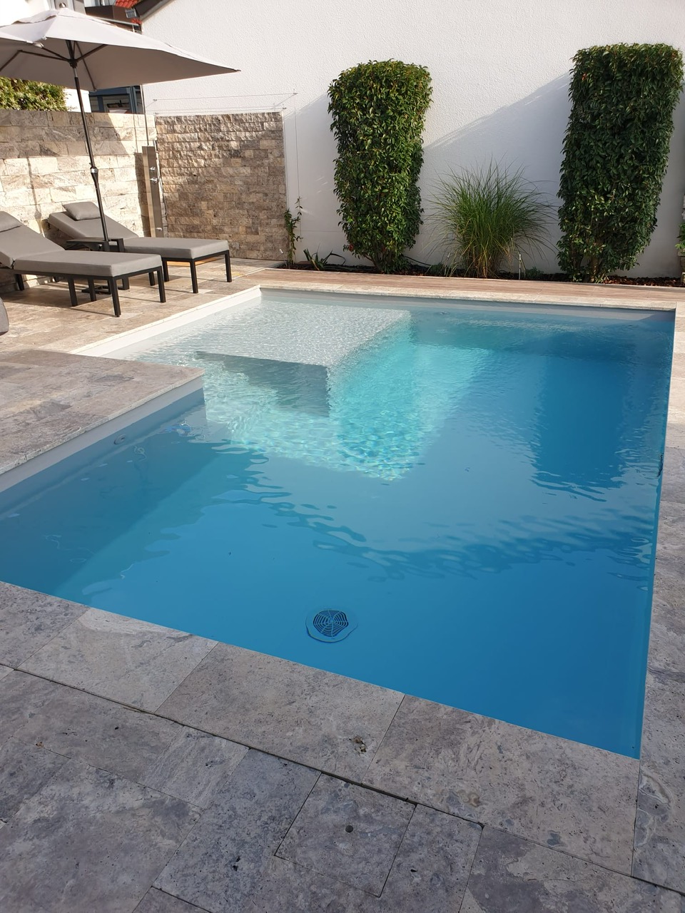 Travertin Silber Poolplatten / Poolumrandung 61 × 30,6 × 3 cm – Bullnose, getrommelt – Bild 4