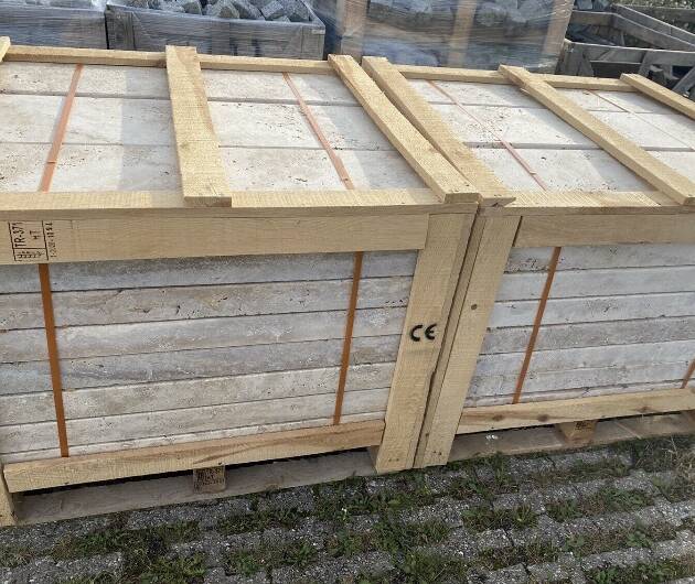 Travertin Classic Randsteine 100×30×7,5 cm – geschliffen & gebürstet
