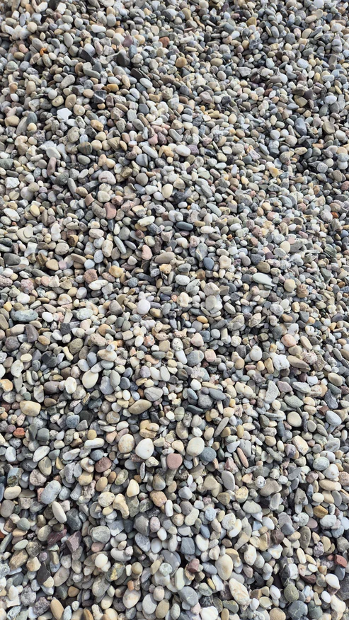 Rheinkies 8–16 mm – Bunt | Klassischer Zierkies für Garten & Hof
