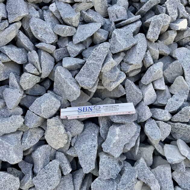 Granitschroppen Hellgrau 60–90 mm – Gabionensteine aus Granit