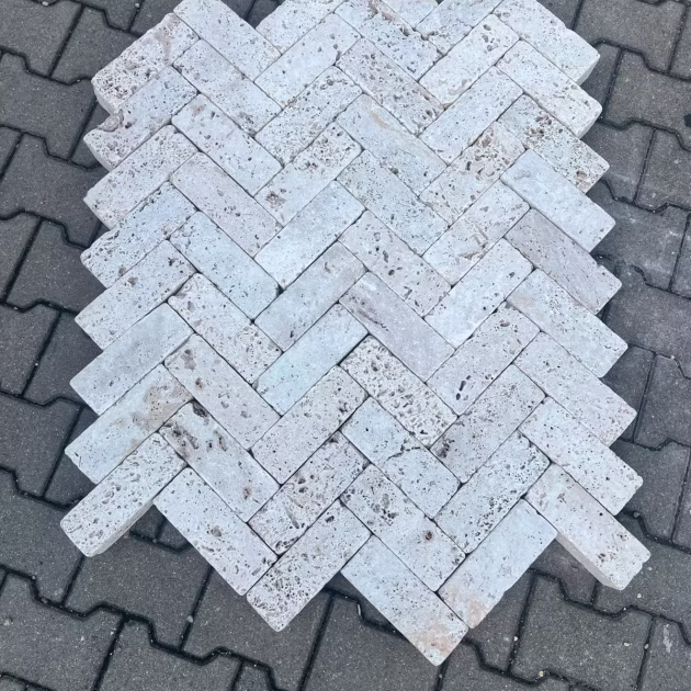 Travertin Pflastersteine 7,5x7,5x20 cm – getrommelt, allseitig gesägt, mediterranes Natursteinpflaster