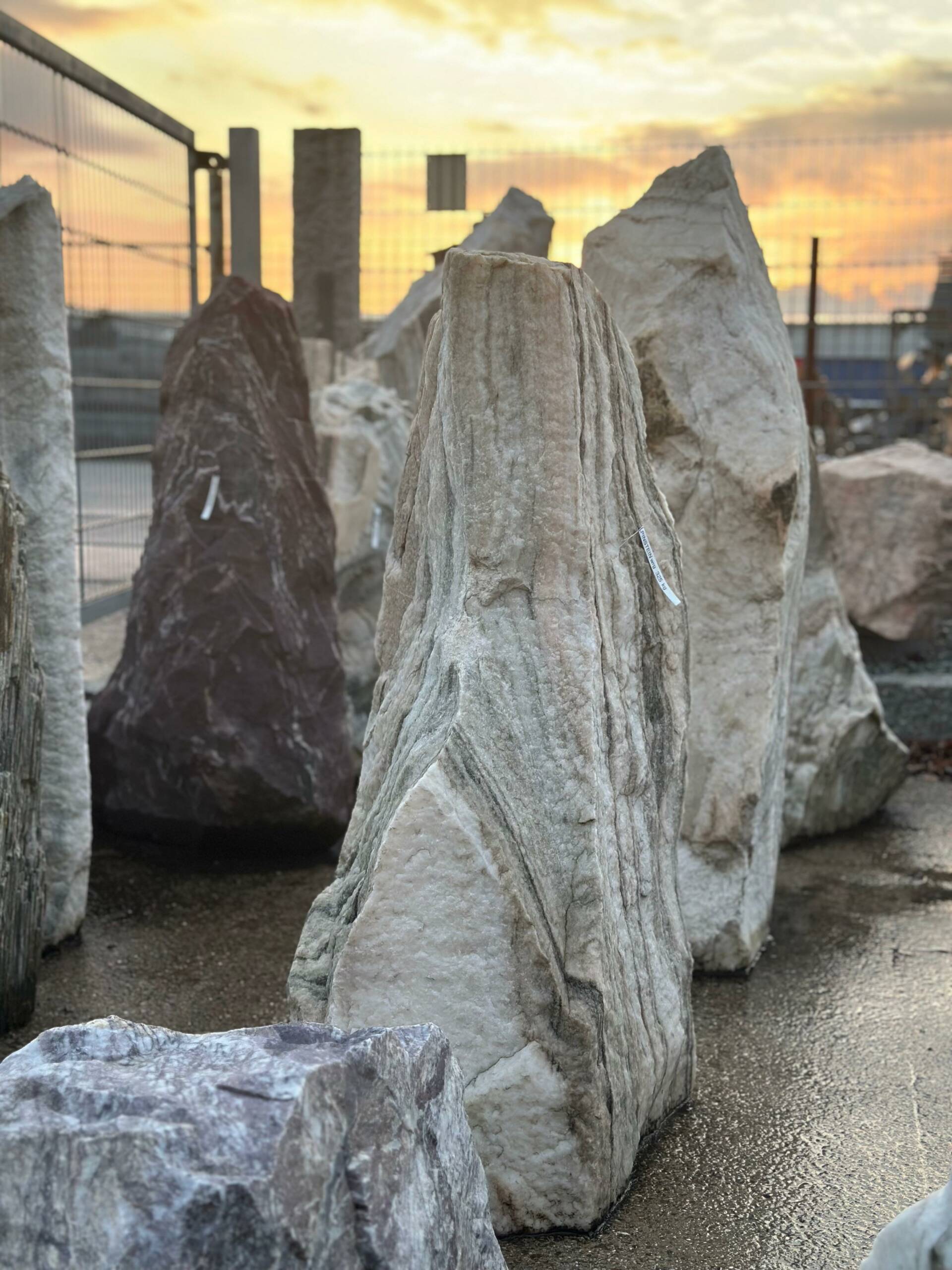Naturstein Findlinge – Granit, Marmor, Travertin & Sandstein, Ziersteine – Bild 3