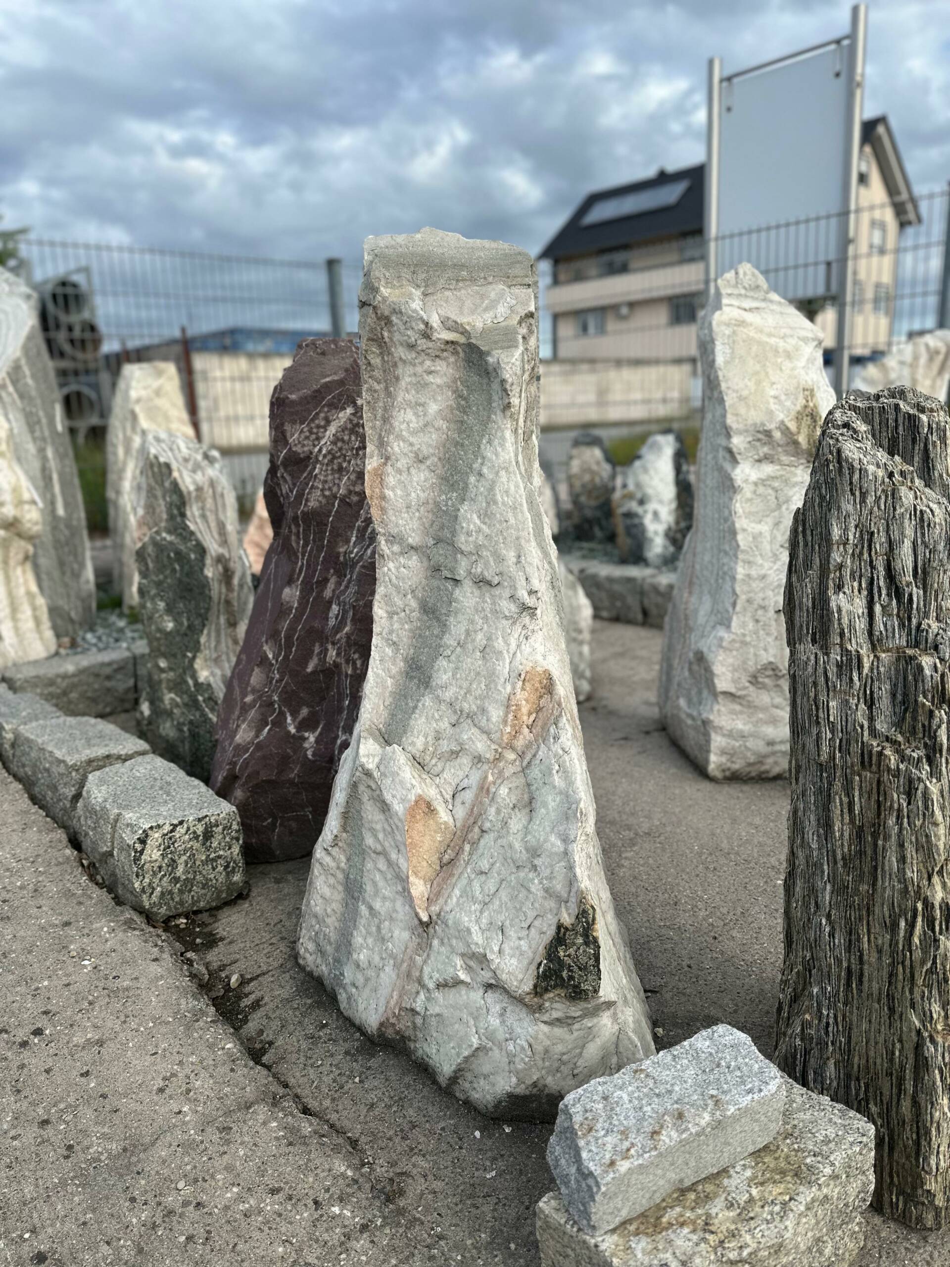 Naturstein Findlinge – Granit, Marmor, Travertin & Sandstein, Ziersteine – Bild 7