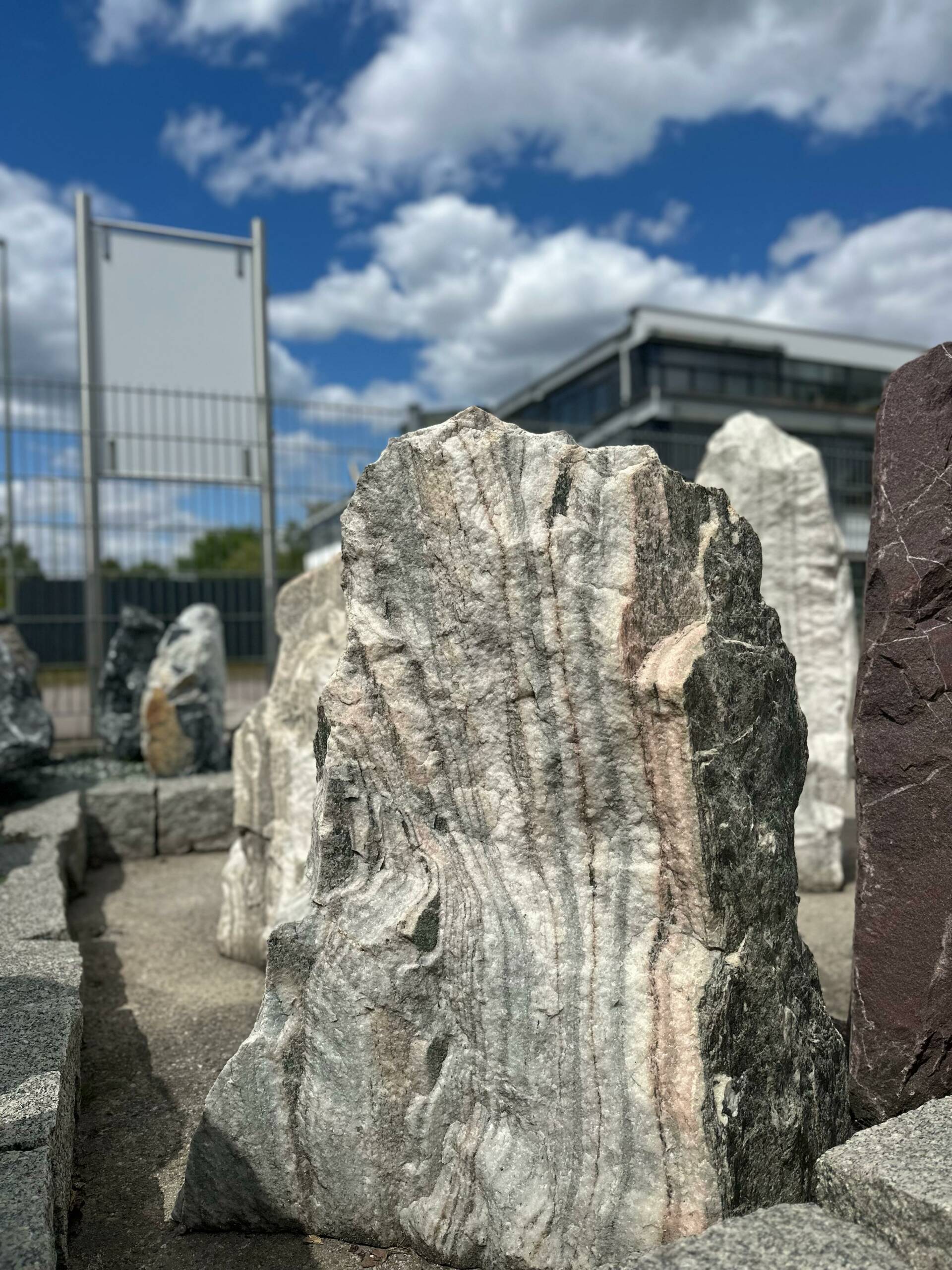 Naturstein Findlinge – Granit, Marmor, Travertin & Sandstein, Ziersteine – Bild 9