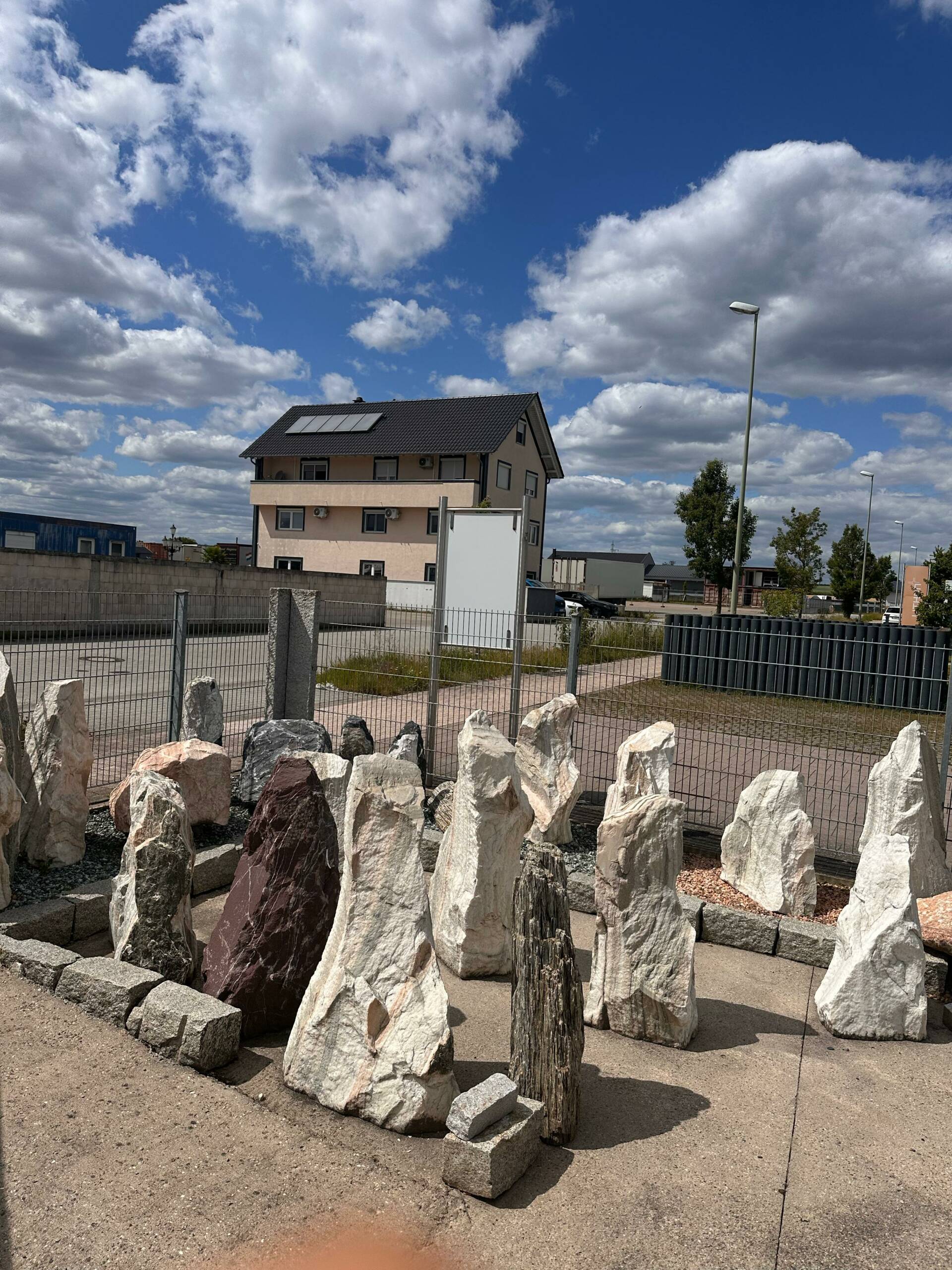 Naturstein Findlinge – Granit, Marmor, Travertin & Sandstein, Ziersteine – Bild 15
